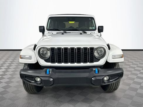 Certified 2024 Jeep Wrangler Unlimited w/ Convenience Group AWD/4WD image 2