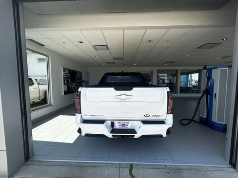 Used 2024 Chevrolet Silverado EV RST AWD/4WD image 9