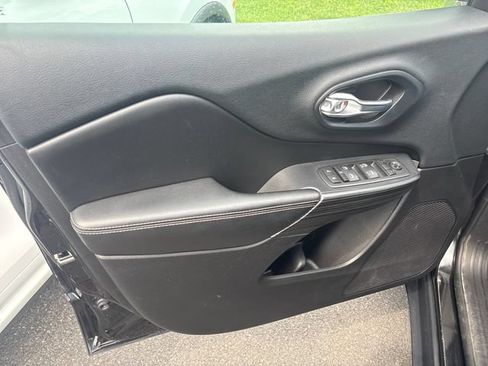 Used 2015 Jeep Cherokee Limited AWD/4WD image 20