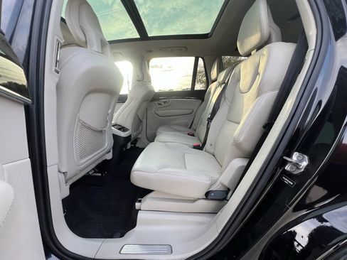 Used 2016 Volvo XC90 T6 Momentum w/ Momentum Plus Package image 14
