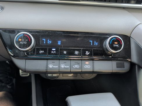 Certified 2025 Hyundai Elantra Sport FWD image 18