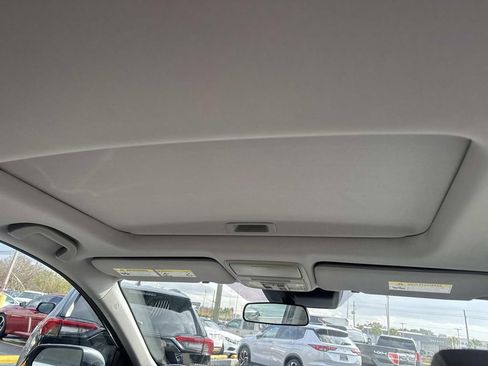 Used 2017 Honda CR-V EX image 10