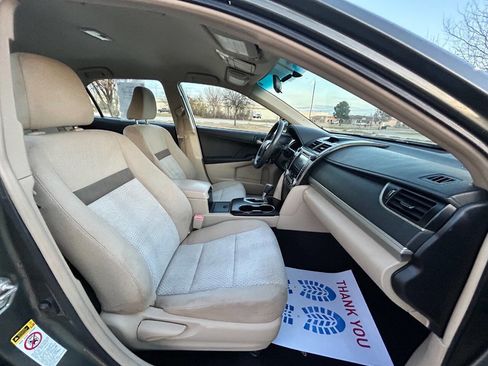 Used 2012 Toyota Camry LE image 15
