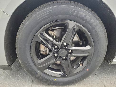 Used 2024 Chevrolet Malibu LS image 31