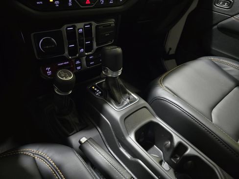 Used 2025 Jeep Wrangler Unlimited Rubicon 392 AWD/4WD image 27