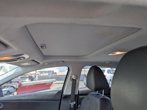 Used 2023 Hyundai Elantra Limited FWD image 29