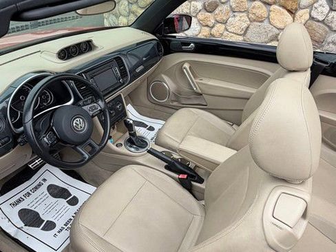 Used 2013 Volkswagen Beetle 2.0T image 32