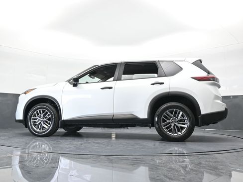 Used 2024 Nissan Rogue S image 51