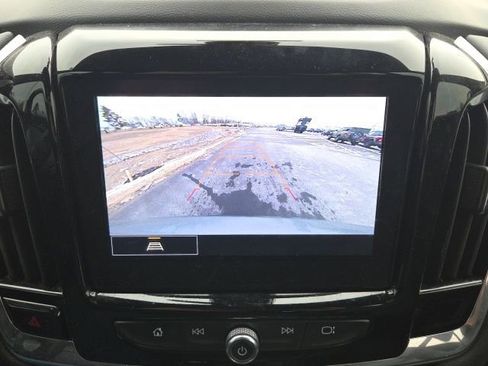 Used 2023 Chevrolet Traverse LT FWD image 36