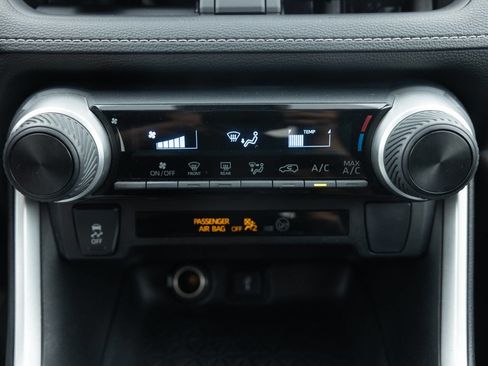 Used 2022 Toyota RAV4 LE FWD image 35