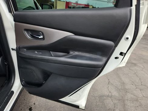 Used 2023 Nissan Murano SL image 12