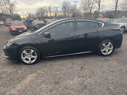 Used 2017 Chevrolet Volt LT w/ Comfort Package image 16