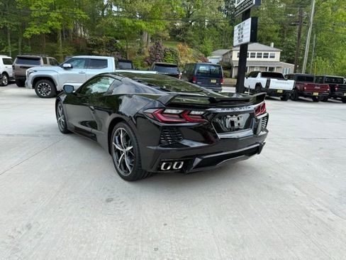 Used 2021 Chevrolet Corvette Stingray Coupe w/ Z51 Performance Package RWD image 7