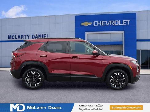 Used 2023 Chevrolet TrailBlazer LT w/ Convenience Package FWD image 6