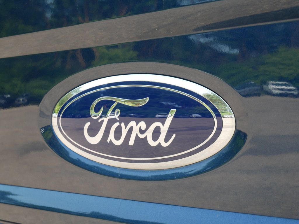 Certified 2019 Ford F250 Lariat RWD image 8