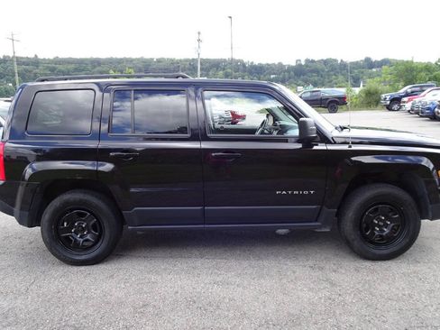 Used 2016 Jeep Patriot Sport w/ Power Value Group AWD/4WD image 5