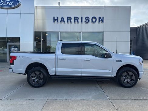 New 2025 Ford F150 Lightning Flash AWD/4WD image 4