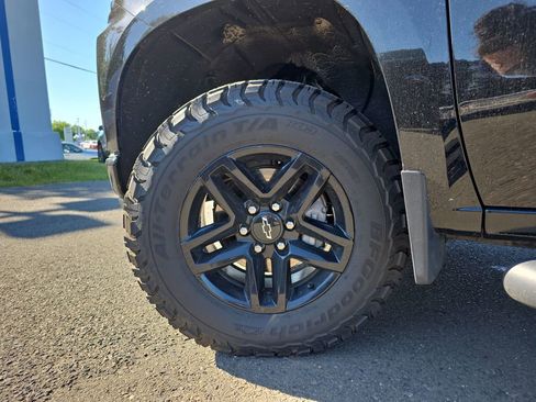 Used 2020 Chevrolet Silverado 1500 LT Trail Boss w/ Midnight Edition AWD/4WD image 14