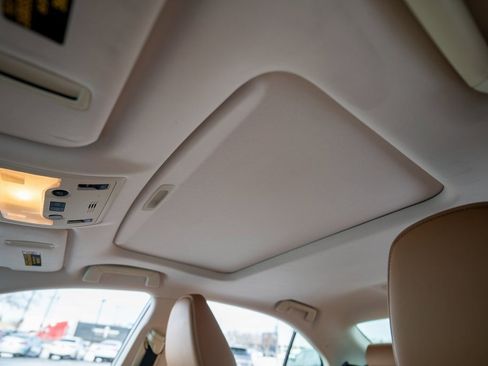 Used 2017 Lexus IS 200t image 20