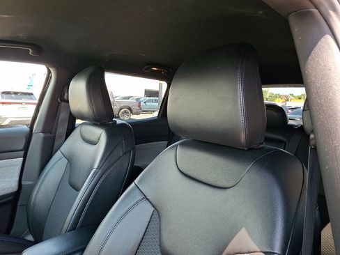 Used 2024 Jeep Compass Latitude AWD/4WD image 25
