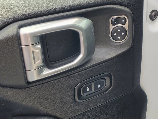 Used 2021 Jeep Wrangler Unlimited Sahara AWD/4WD image 9