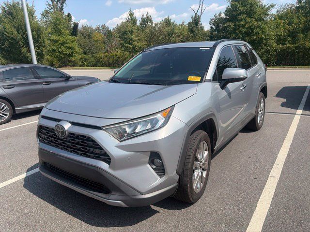 Used 2019 Toyota RAV4 Limited FWD image 2