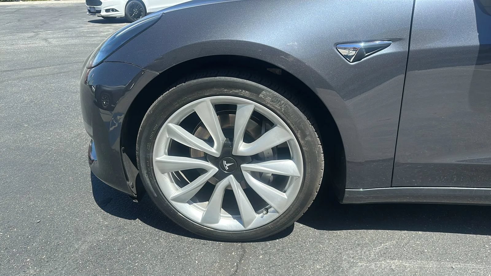Used 2018 Tesla Model 3 Long Range RWD image 10
