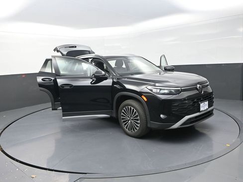 New 2026 Volkswagen Tiguan S AWD/4WD image 29