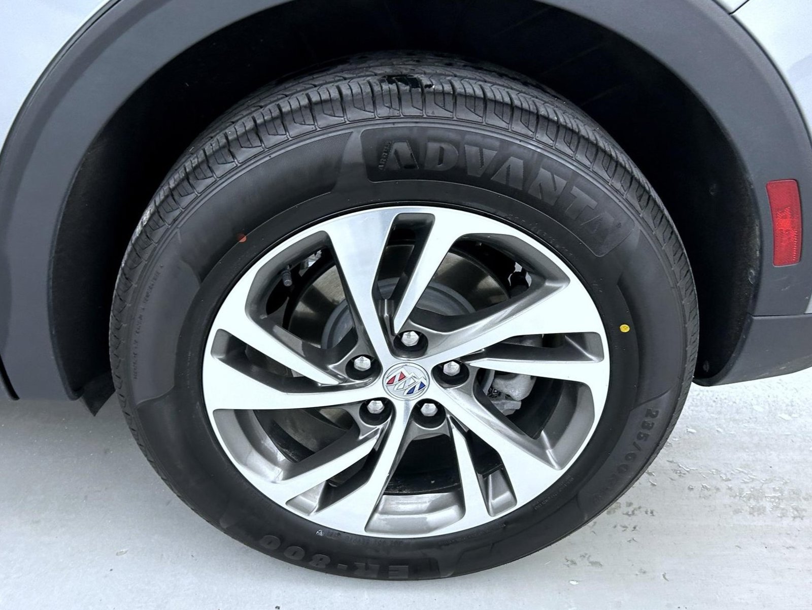 Used 2023 Buick Envision Essence AWD/4WD image 21