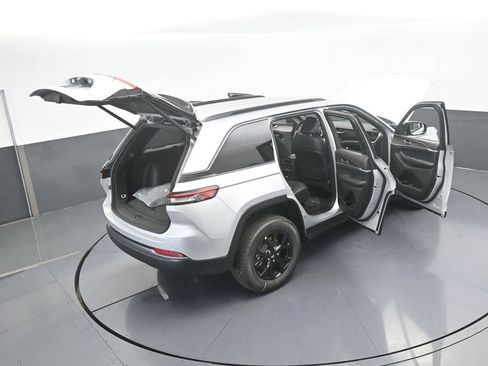 New 2026 Jeep Grand Cherokee Altitude image 52