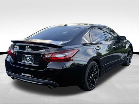 Used 2018 Nissan Altima 2.5 SR w/ SR Midnight Edition image 6