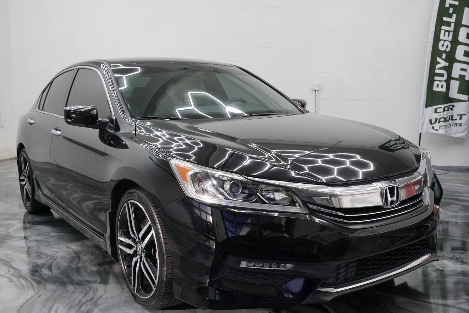 Used 2017 Honda Accord Sport image 4