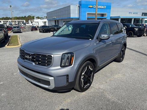 Used 2025 Kia Telluride S AWD/4WD image 3