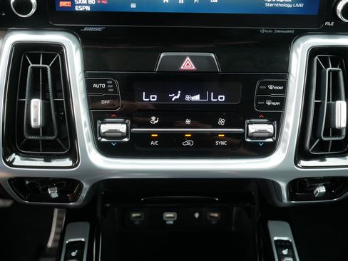 Certified 2023 Kia Sorento SX Prestige AWD/4WD image 23