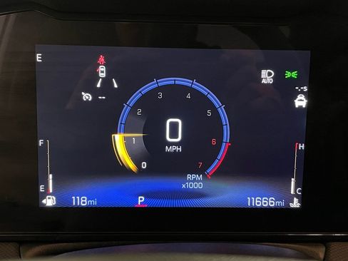 Used 2025 Chevrolet TrailBlazer LT w/ LT Cold Weather Package FWD image 6