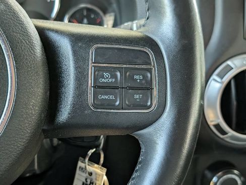 Used 2015 Jeep Wrangler Unlimited Sahara w/ Connectivity Group AWD/4WD image 18