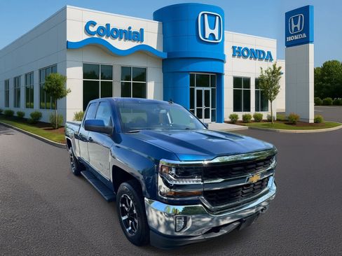 Used 2018 Chevrolet Silverado 1500 LT w/ All Star Edition AWD/4WD image 9