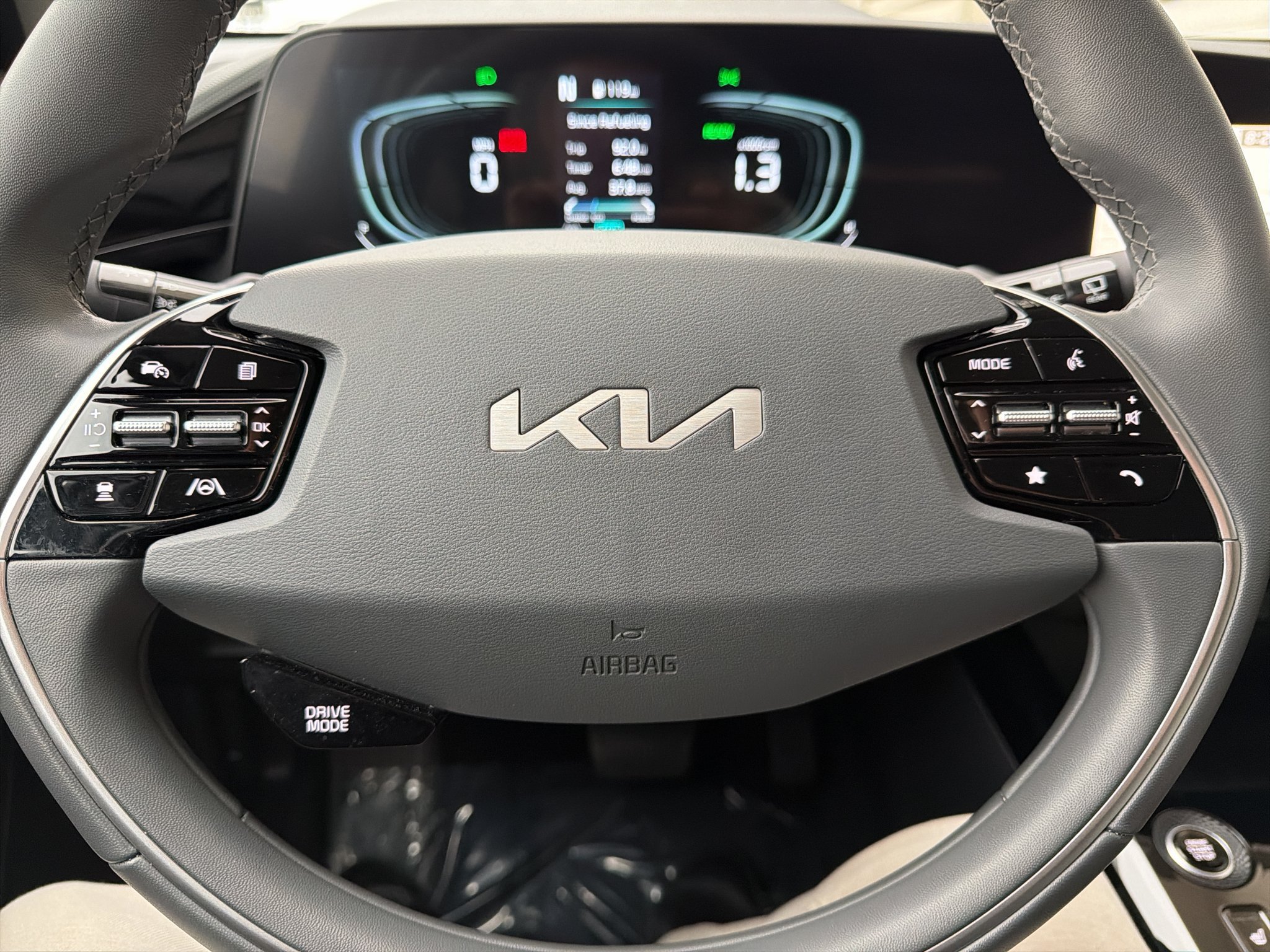 Certified 2024 Kia Niro EX FWD image 25