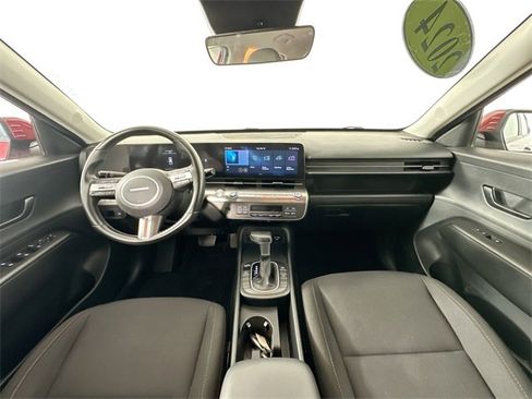 Used 2024 Hyundai Kona SEL image 3