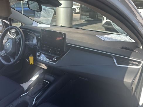 Used 2025 Toyota Corolla LE image 14