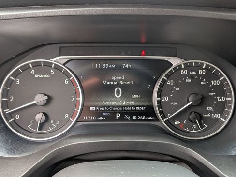 Used 2025 Nissan Rogue SV AWD/4WD image 16