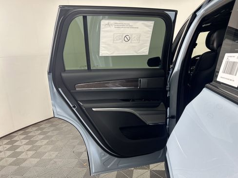 New 2026 Cadillac Vistiq Sport image 39