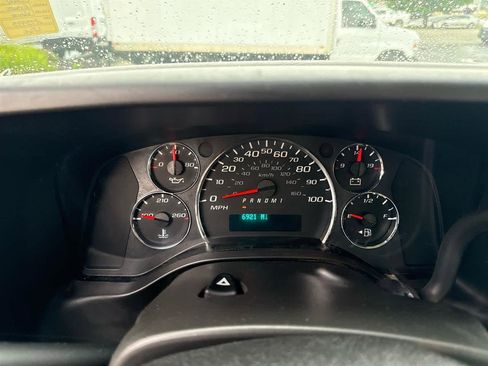 Used 2015 Chevrolet Express 2500 RWD image 15
