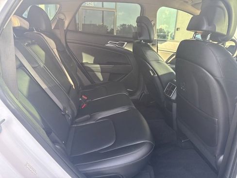 Used 2023 Kia Sportage EX image 22