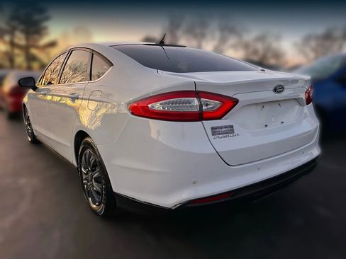 Used 2014 Ford Fusion S FWD image 5