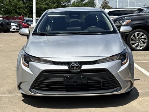 Used 2025 Toyota Corolla LE FWD image 8