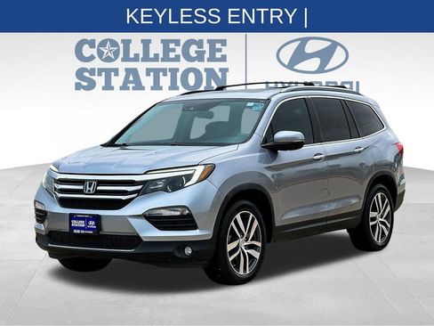 Used 2017 Honda Pilot Elite image 6