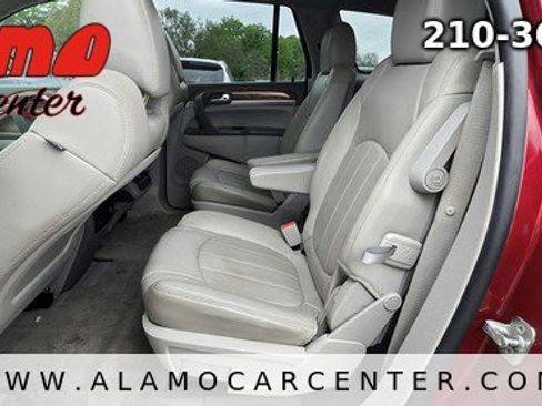 Used 2011 Buick Enclave CXL image 32