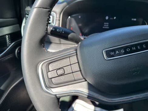 Used 2023 Jeep Wagoneer Series II image 12