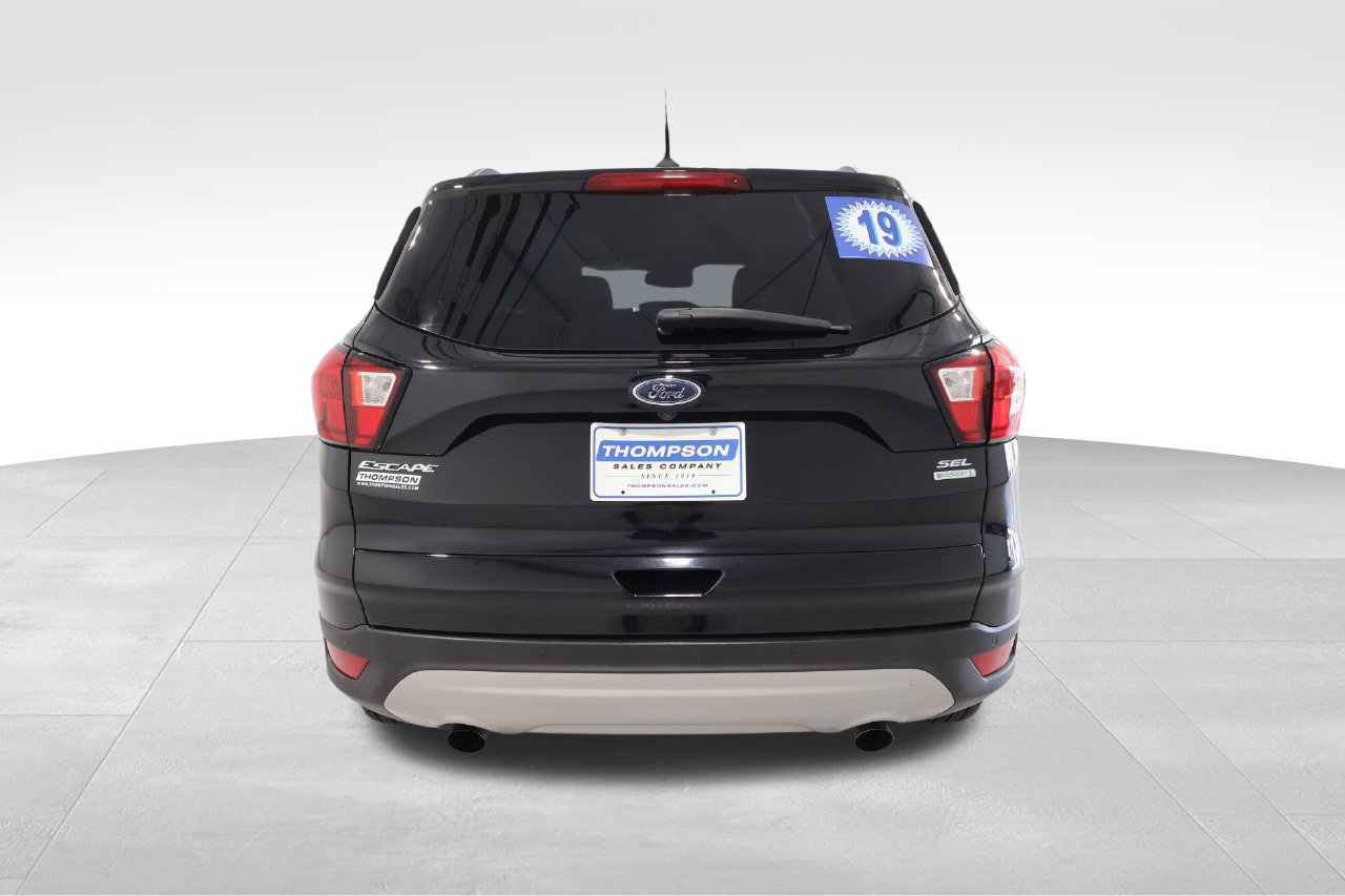 Used 2019 Ford Escape SEL FWD image 2
